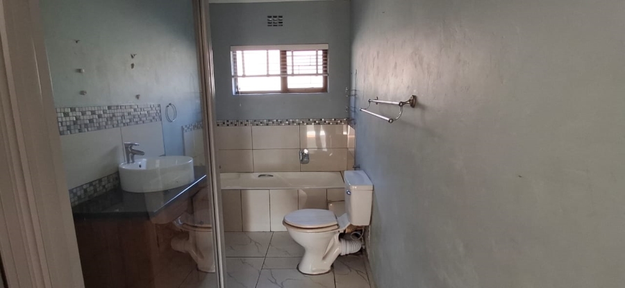 4 Bedroom Property for Sale in Nahoon Valley Park Eastern Cape